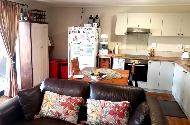 To Let 2 Bedroom Property for Rent in Somerset West Western Cape